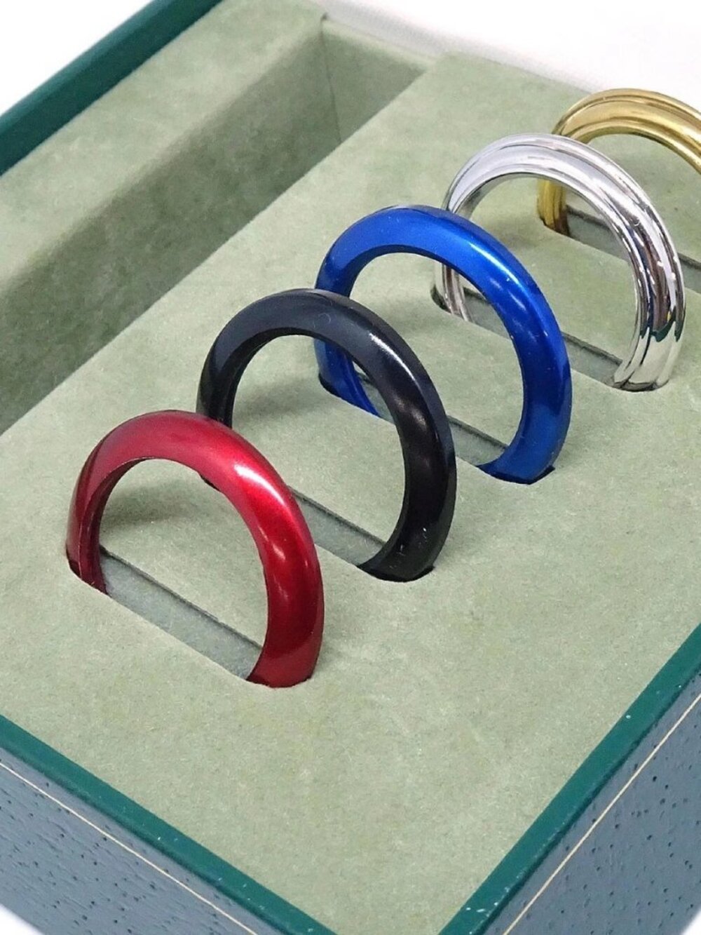 Gucci 11/12.2 Change Bezel Chameleon Quartz Watch SS 117916 - Picture 2 of 12